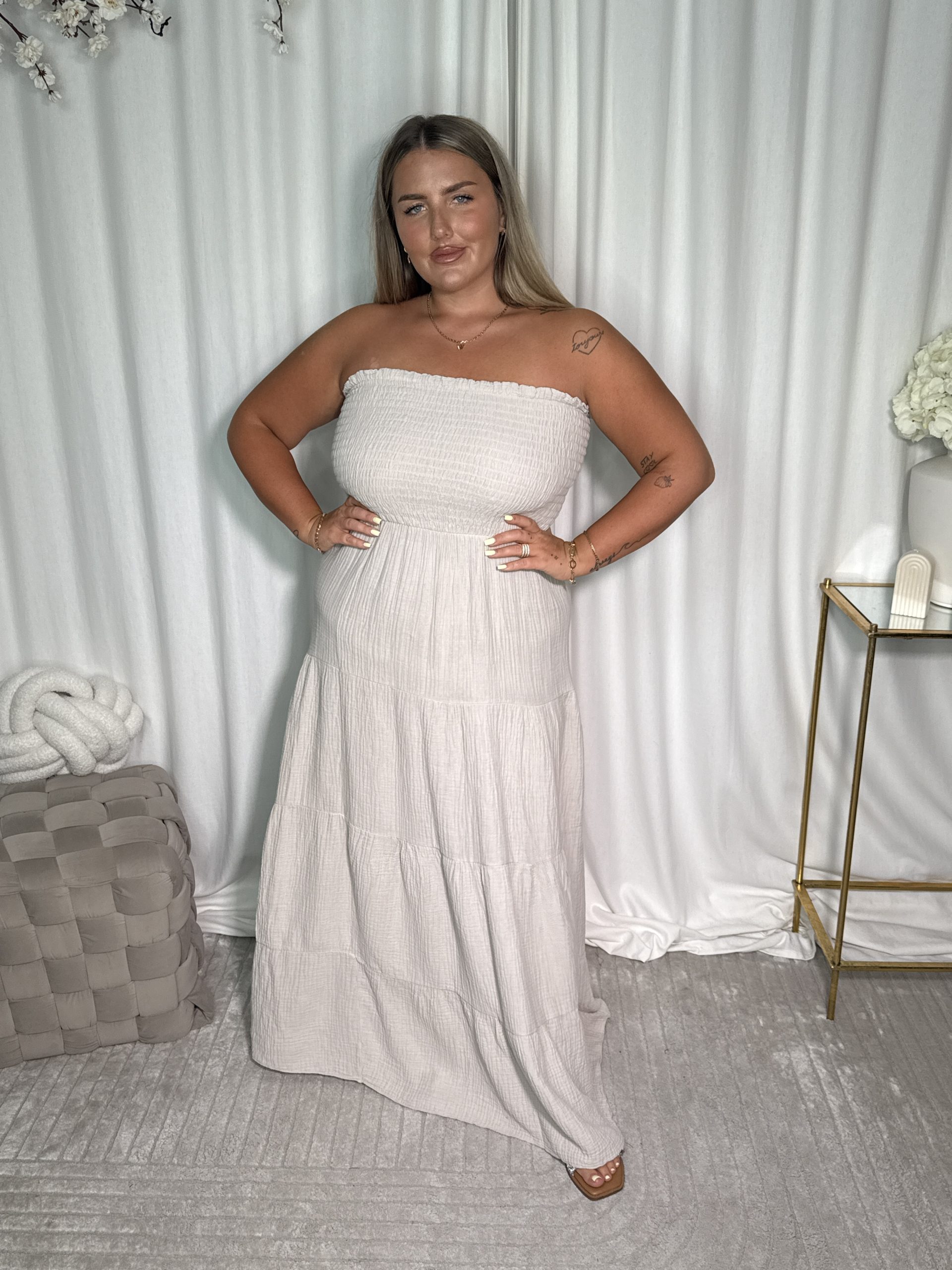 Sukienka Jamelia Beige